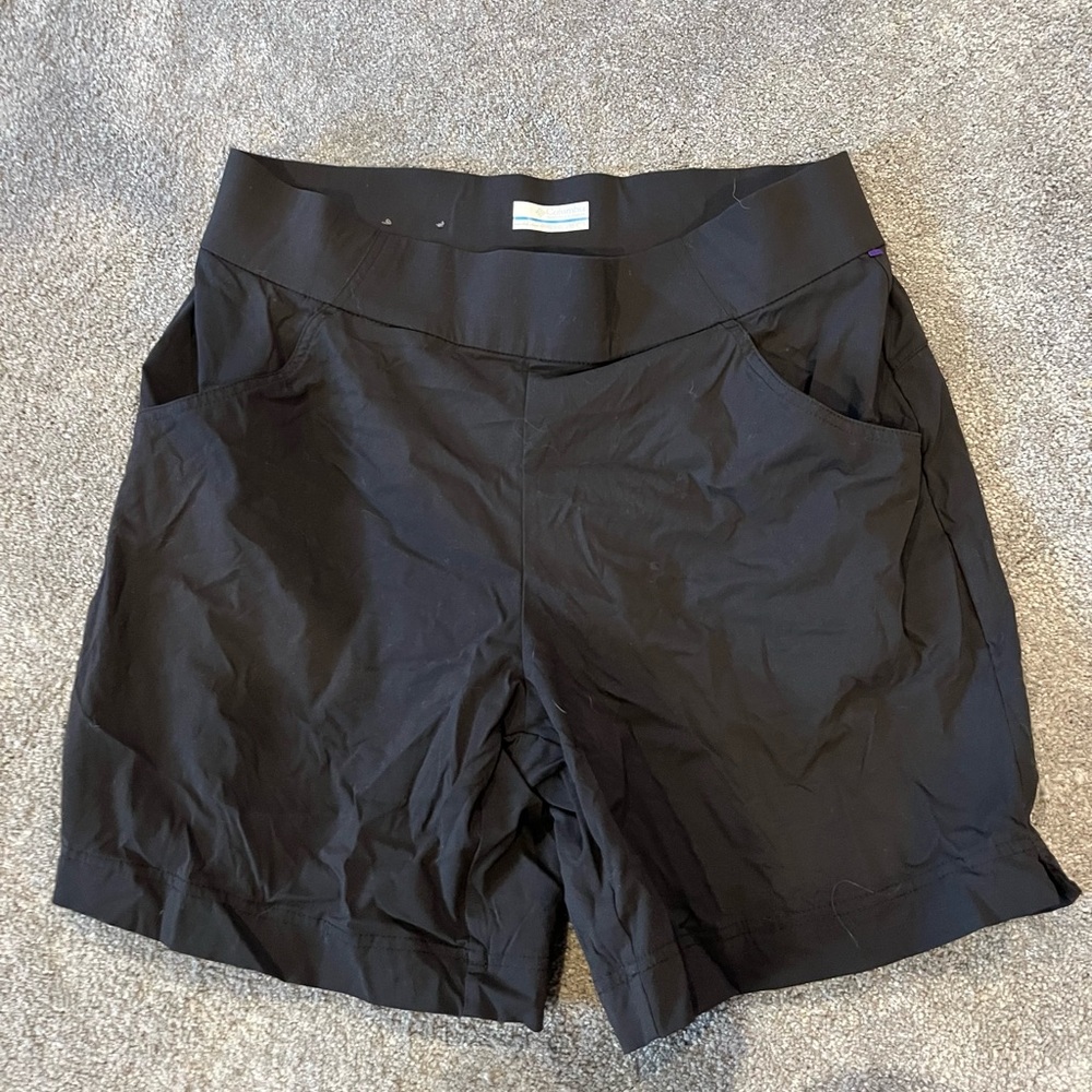 Columbia activewear shorts‎